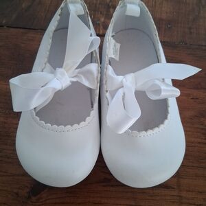 Charming White Kids Dress Shoes with Bow